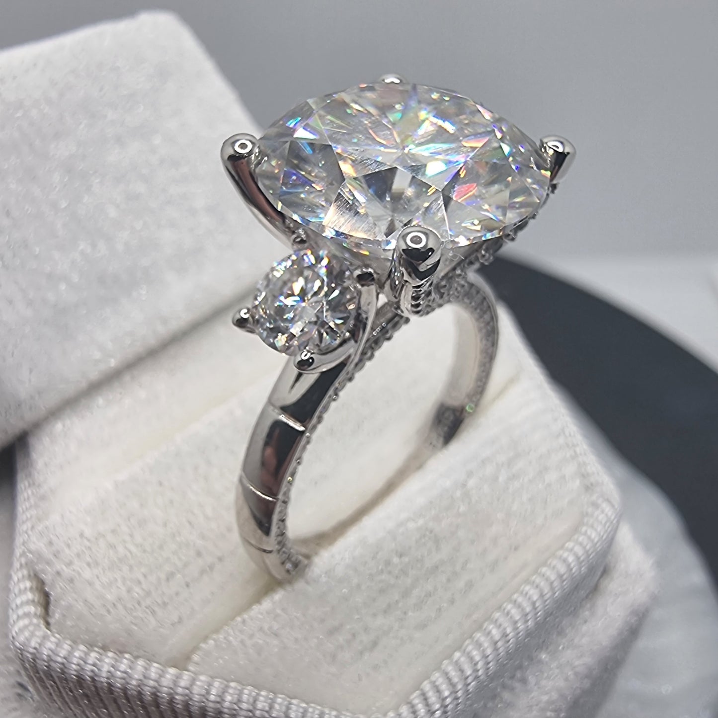 8 Karat Moissanit Eleganter Verlobungsring 925 Sterling Silber Klassisch