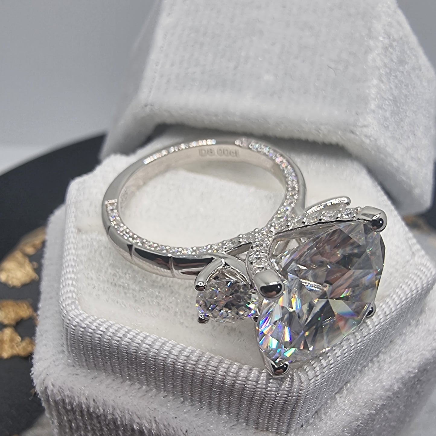 8 Karat Moissanit Eleganter Verlobungsring 925 Sterling Silber Klassisch