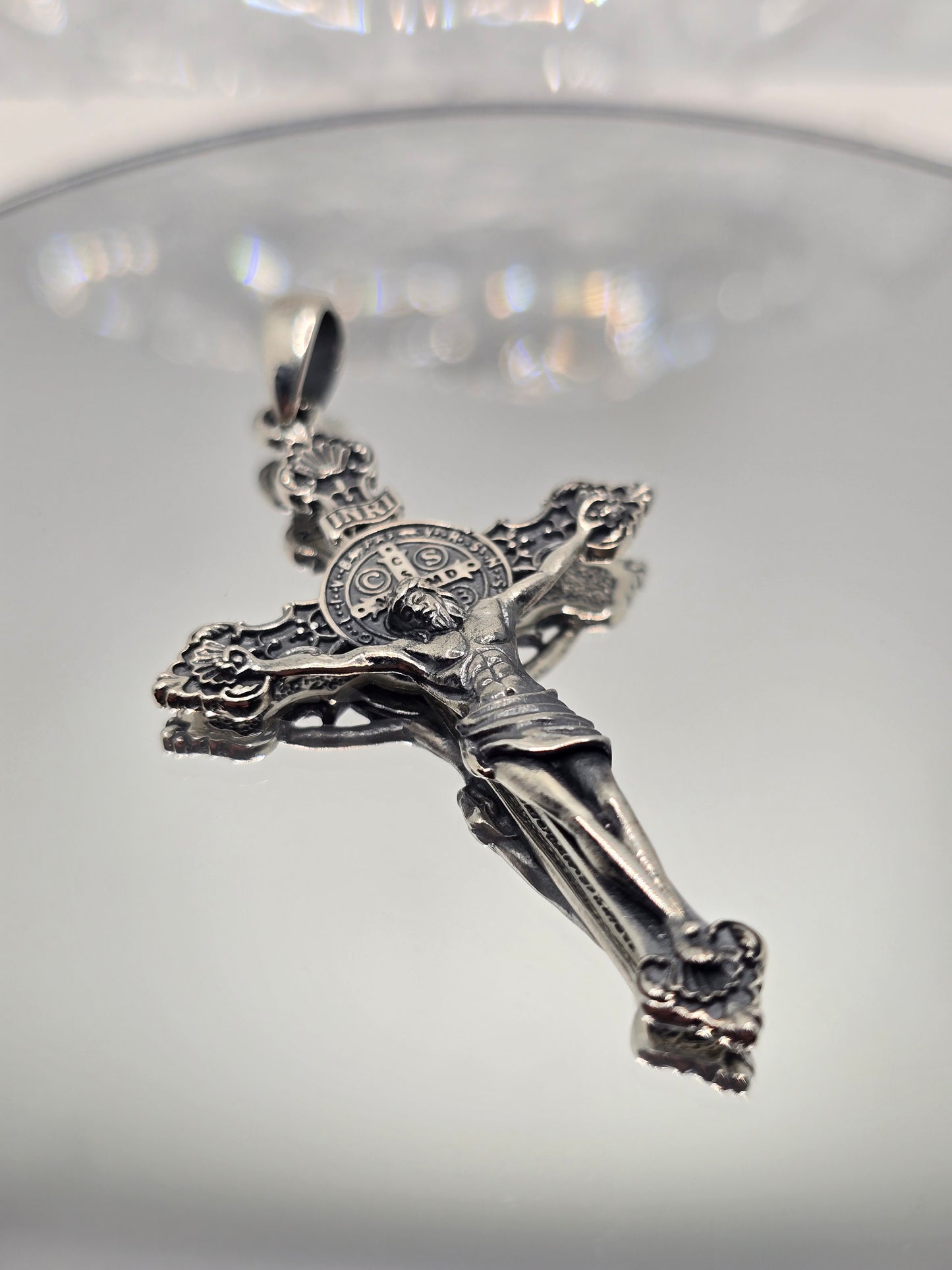 Anhänger mit Kruzifix des Heiligen Benedikt, 925er Sterlingsilber, Kreuzmedaille, Amulett für Schutz und Glauben