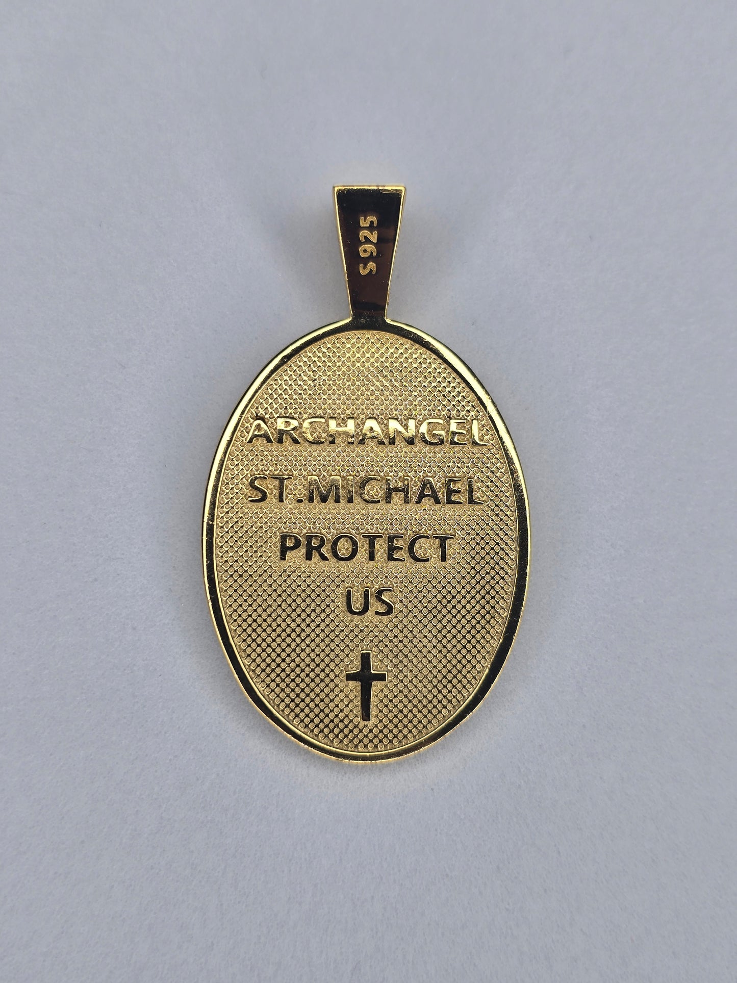 Schutzanhänger des Erzengels Sankt Michael, 18 Karat vergoldetes 925er Sterlingsilber