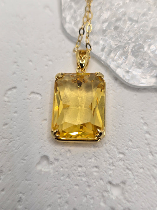 Bring bold, Nordic-inspired style to your look with this Citrine Viking Pendant, crafted in luminous 925 sterling silver with refined 14K gold accents—complete with a 45 cm sterling silver chain. A glowing citrine centre adds warm, sunlit colour, while VVS-grade clear stones (CZ) deliver crisp sparkle around the setting. Compact yet eye-catching, it’s a standout gift for birthdays, anniversaries, or weddings.

Key Features

Made from premium 925 Sterling Silver with 14K gold accents
Centre citrine for rich 