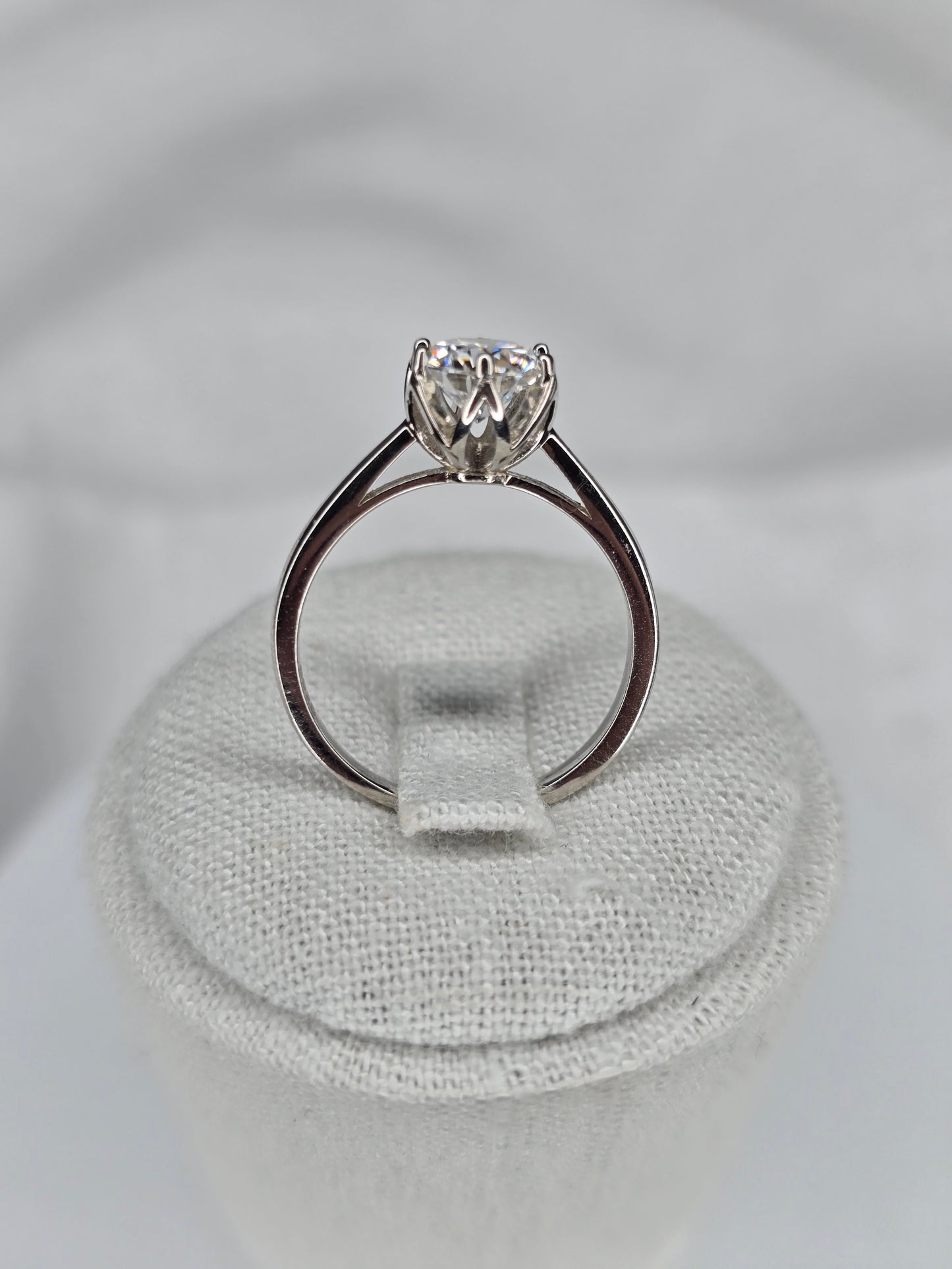 1 Carat Moissanite Engagement Ring in 925 Sterling Silver