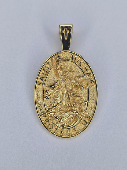 Schutzanhänger des Erzengels Sankt Michael, 18 Karat vergoldetes 925er Sterlingsilber 