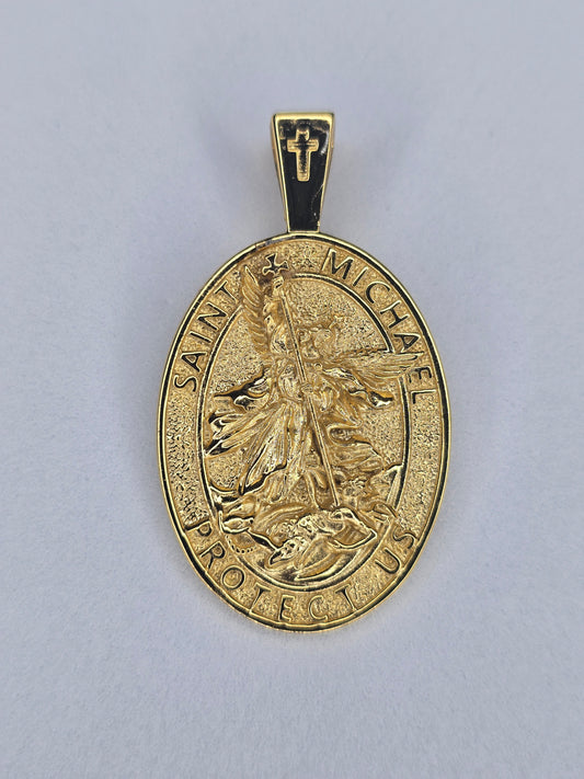 Schutzanhänger des Erzengels Sankt Michael, 18 Karat vergoldetes 925er Sterlingsilber 