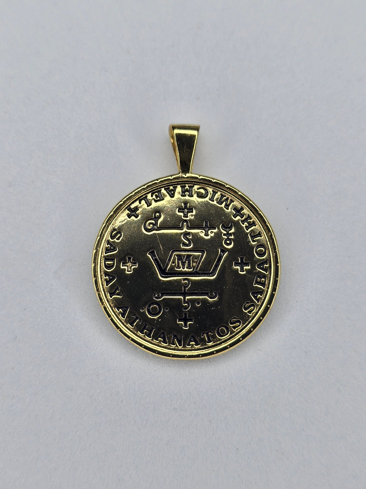18 Karat vergoldeter Medaillon-Anhänger mit dem Heiligen Michael, christlicher Schmuck, religiöses Geschenk 