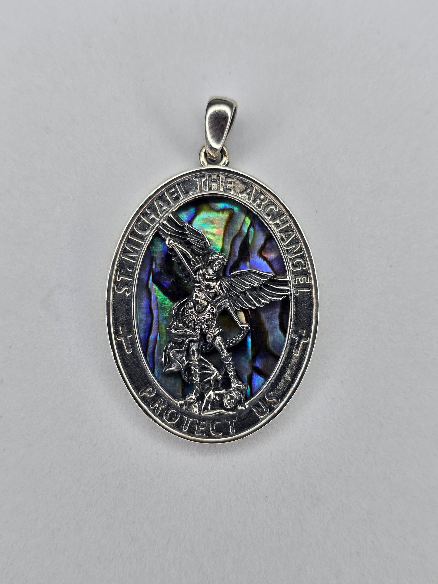 Pendentif en argent sterling 925 incrusté de coquillage représentant l'archange Saint Michel, amulette catholique 